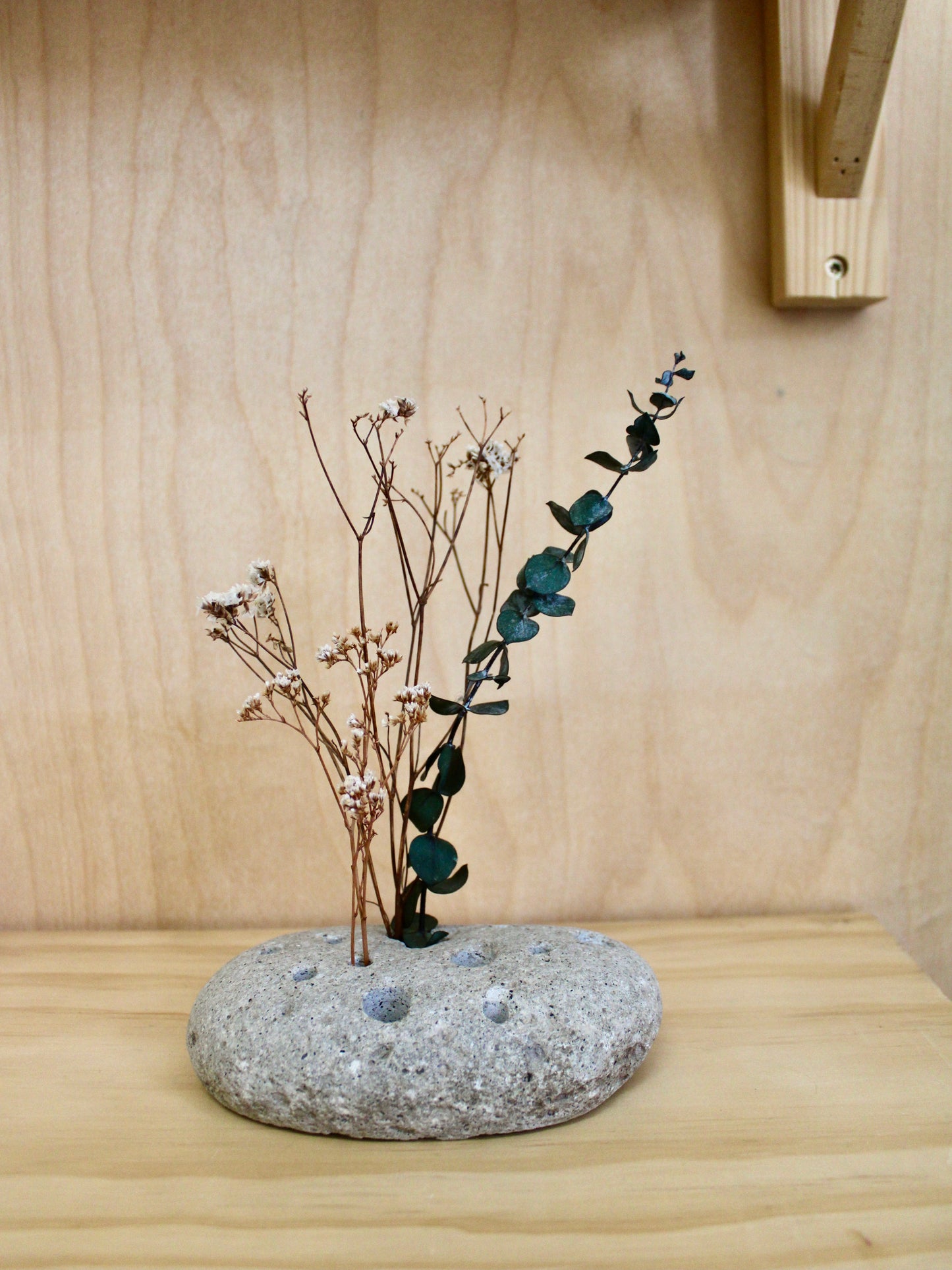 Oval Flower Frog Stone