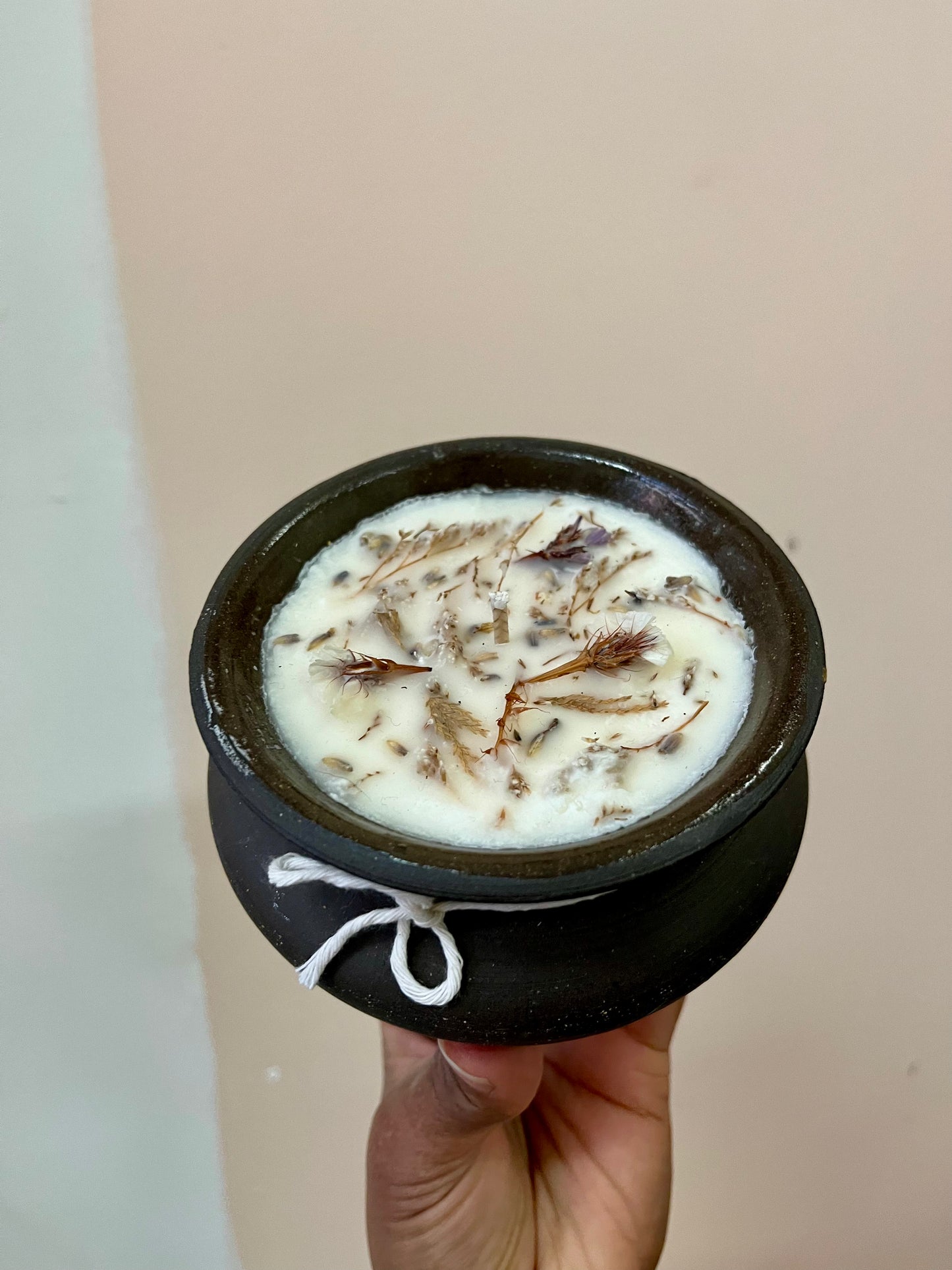 Cauldron Ceramic Cedarwood Vanilla Candle